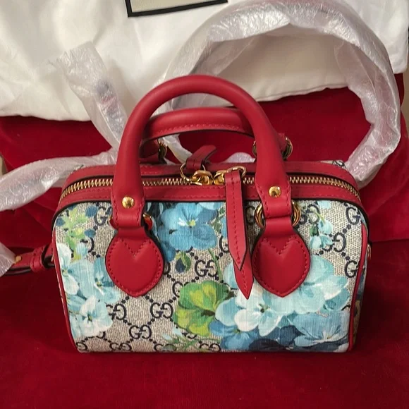 Super cute brand new Gucci floral mini bag - Picture 2 of 7